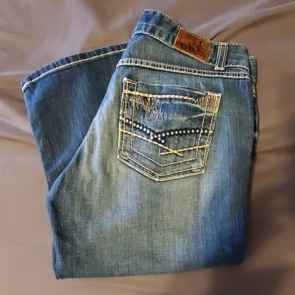 Buckle Culture capris